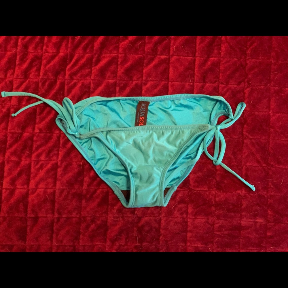 Bikini bottoms